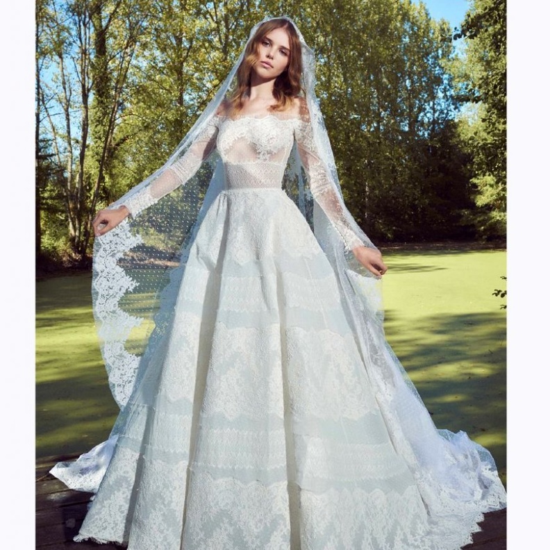 فستان بقصة تايبست