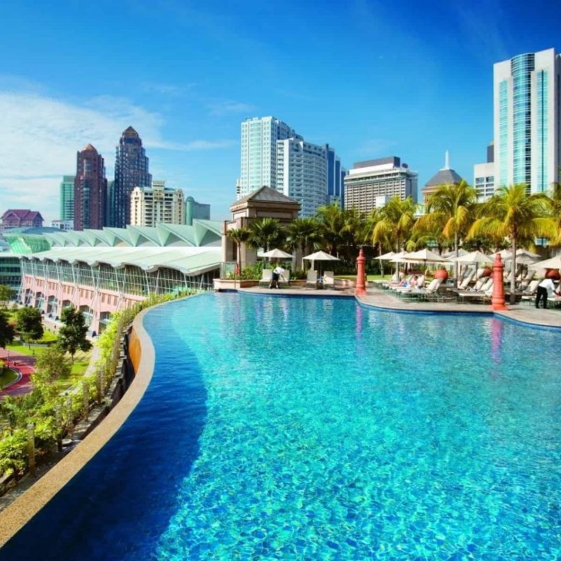 احدى شواطئ جزيرة بينانج ماليزيا - اجمل جزر لشهر العسل