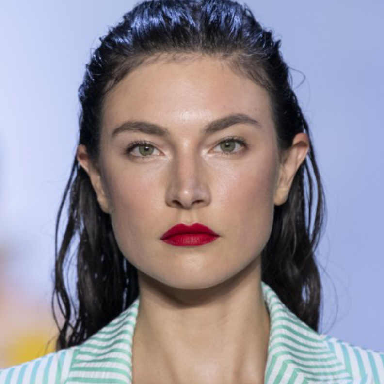 أجمل ألوان أحمر الشفاه ‏ الحمراء اللماعة من Sies Marjan