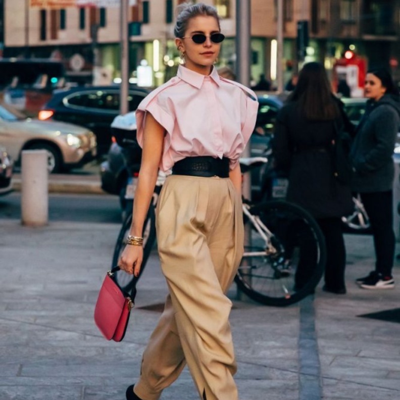 تنسيقات أنيقة هذا الموسم في البنطلون البيج