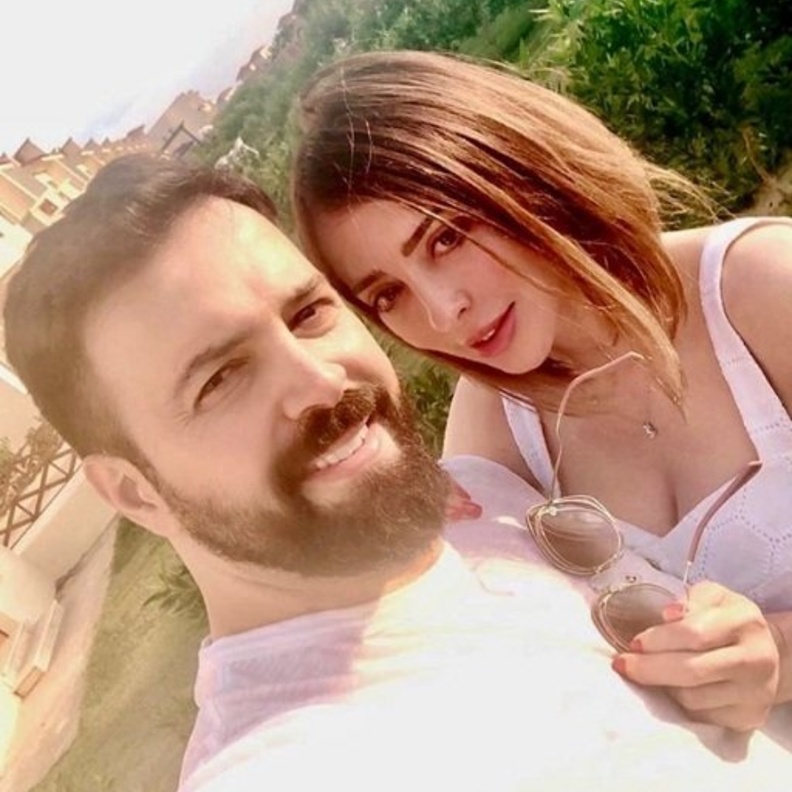 وفاء الكيلاني وزوجها تيم حسن