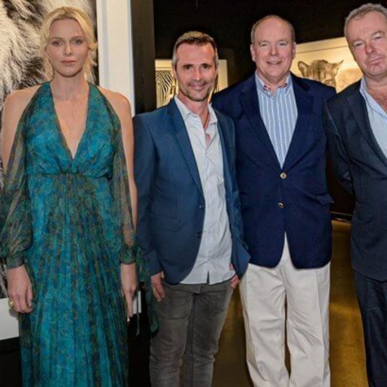  الأمير ألبرت والأميرة تشارلين يزوران معرض للتصوير الفوتوغرافي