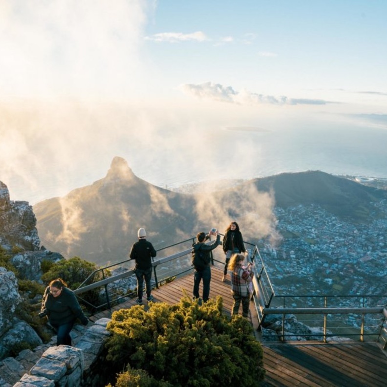 إطلالة خلابة على منطقة الخليج ومساحات ممتدة من الشواطئ