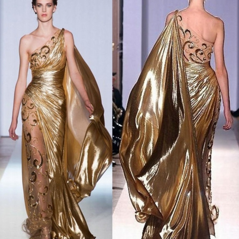 فستان من christian dior