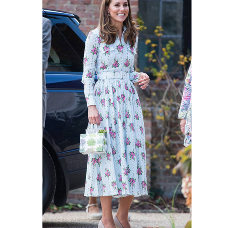 جمال ساحر للدوقة كيت ميدلتون بفستان مطبع بالورود