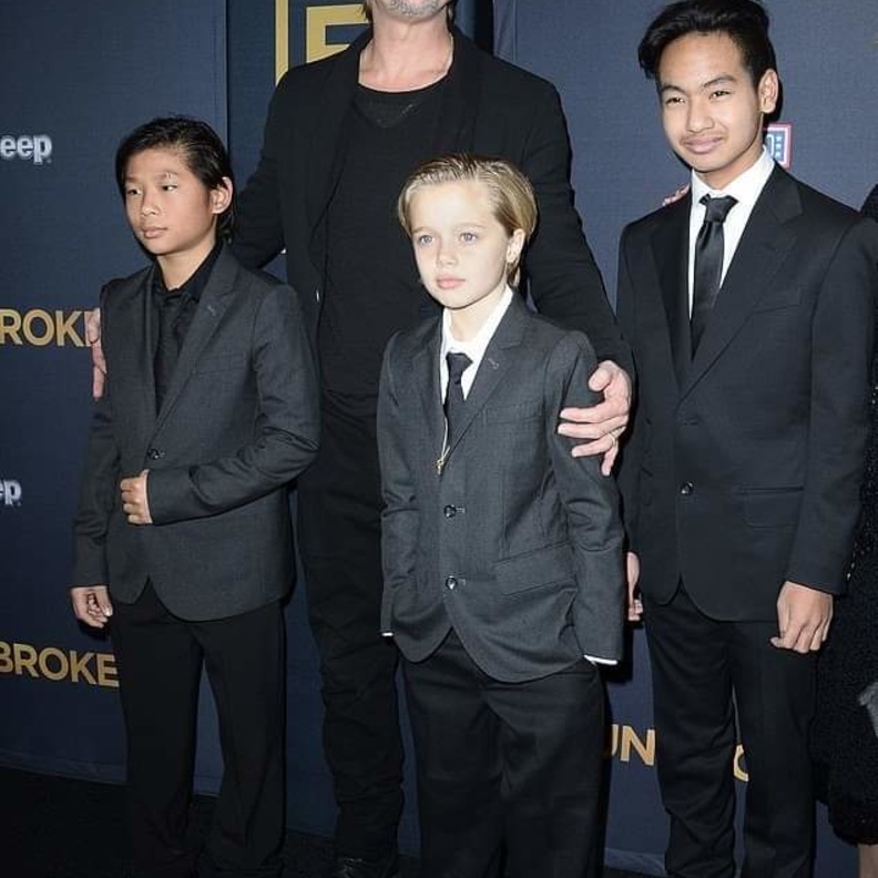 أنجلينا جولي وأطفالها 