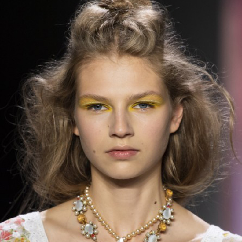 ادمجي ألوان المكياج المختلفة مع بعضها البعض