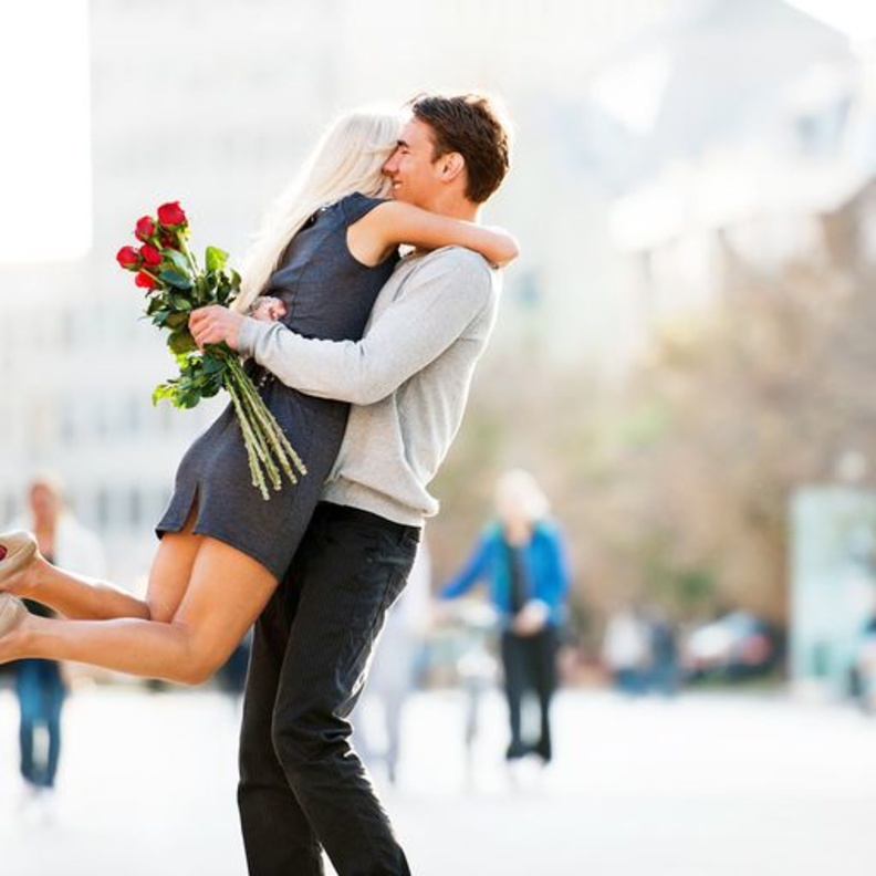 بمجرد أن تجد الشريك المثالي، تصبح مخلصة وشديدة التعلق به