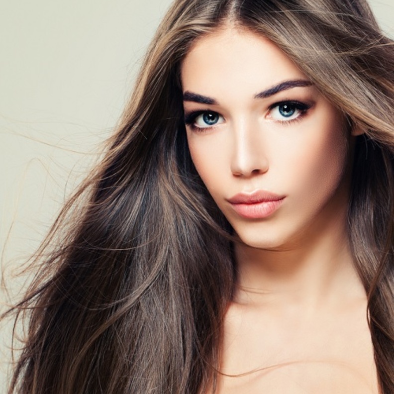 استخدمي وصفات قشر الرمان لتقوية الشعر