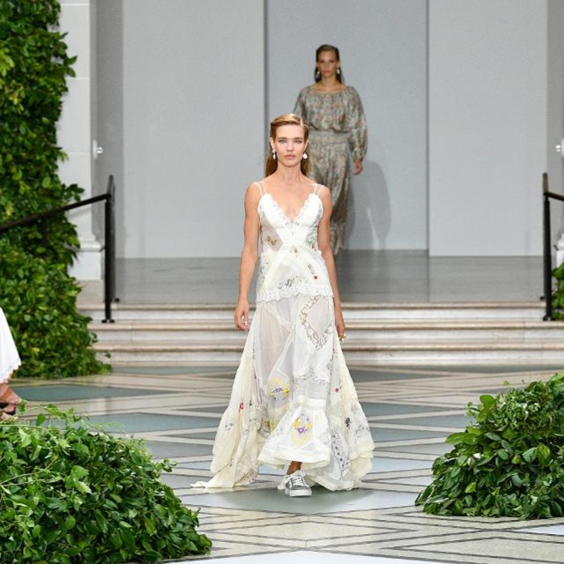 فستان من tory burch