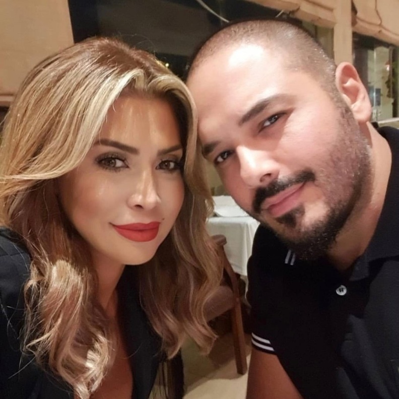 صورة باسمة تجمع بين نوال الزغبي ورامي عياش في تونس