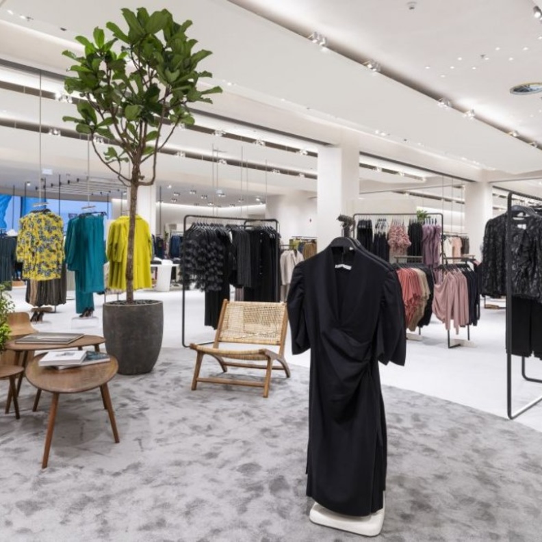 متجر Zara الرئيسي الجديد في دبي مول.. تجربة تسوق متكاملة