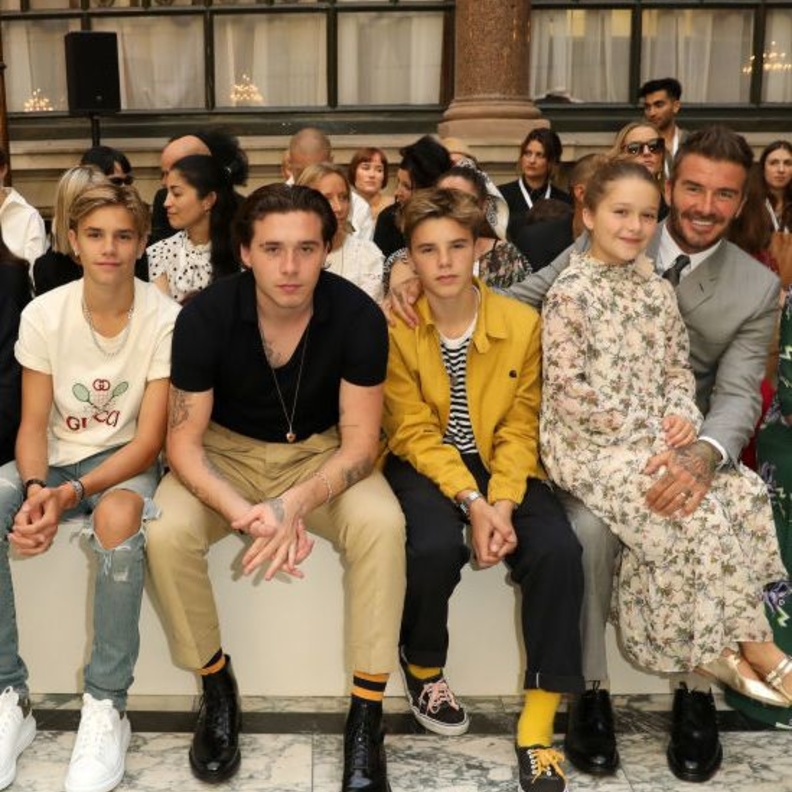 Adwoa Aboah في عرض دار Molly Goddard