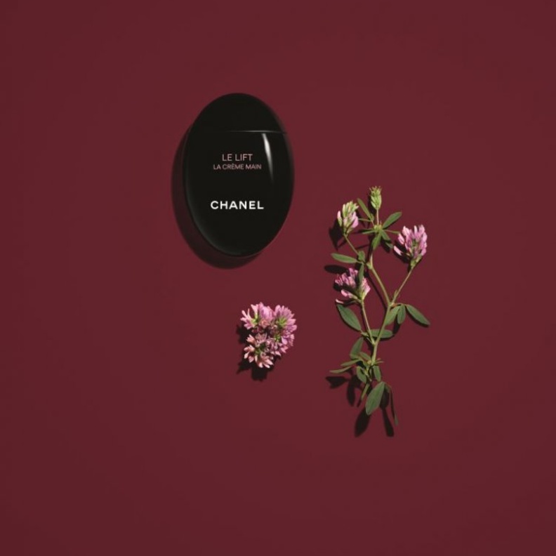 LA CRÈME MAIN من CHANEL.. لا يمكن أن تستغني عنه النساء