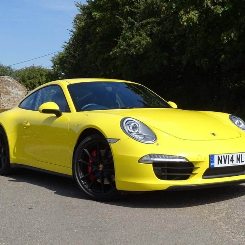 الفرق بين السيارتين