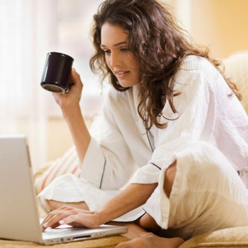  الجلوس لفترات طويلة يسبب جلطة الساق