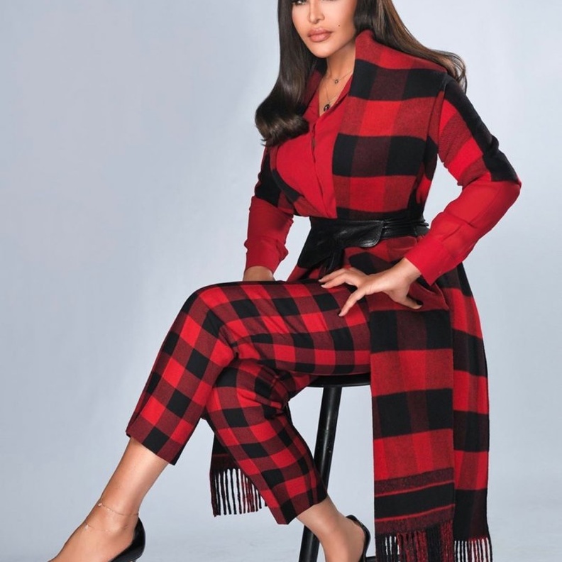 أحلام الشامسي تشارك جمهورها إطلالة جديدة للترويج لانطلاقة برنامج ذا فويس بنسخته الخامسة