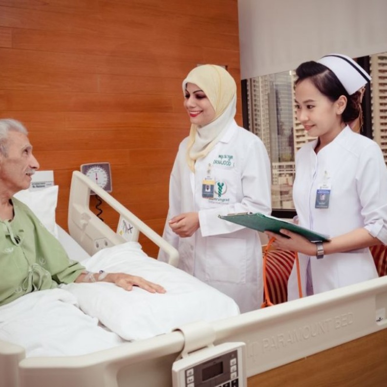 مستشفى بمرونجراد الدولي في بانكوك