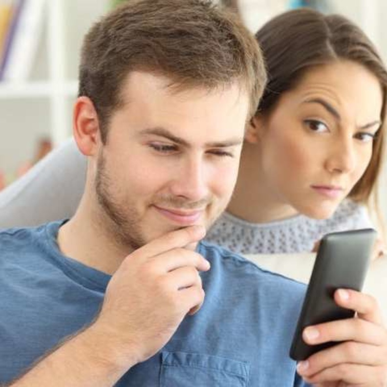 العقرب من أكثر الأبراج التي تميل الى الشك