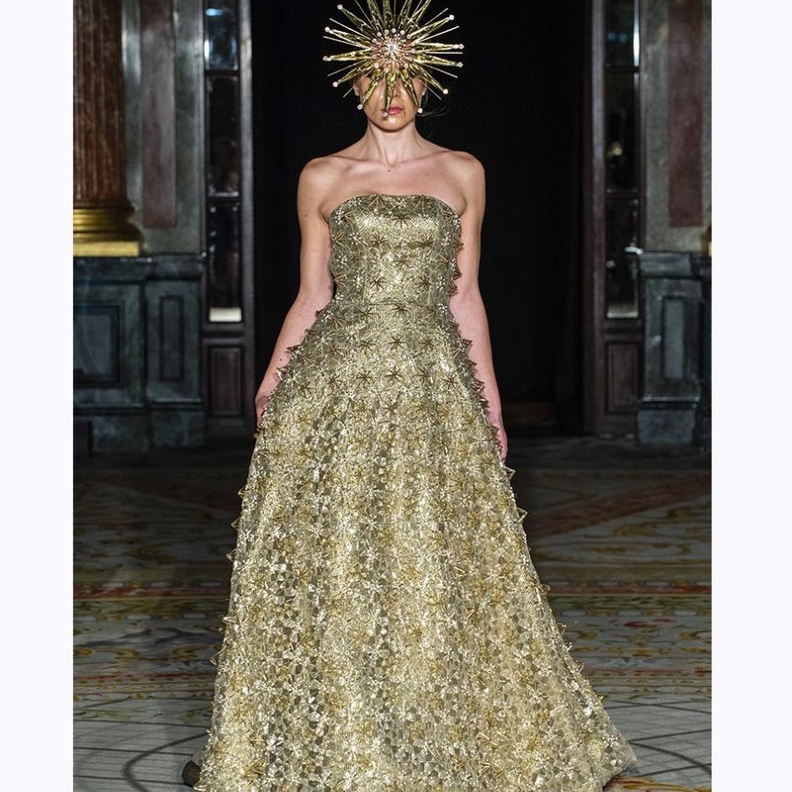 فستان من Le-Cattleya