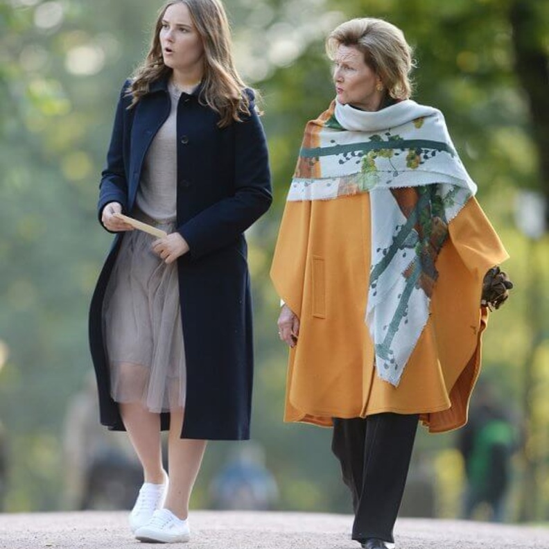 العائلة النرويجية المالكة تحتفل بالانتهاء من حديقة الأميرة إنغريد ألكسندرا للمنحوتات