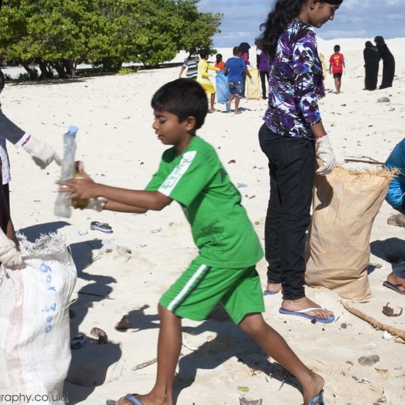 بمناسبة اليوم العالمي للتنظيف حول العالم.. تعاون بين منتجعات سونيفا والجمعيات المحلية