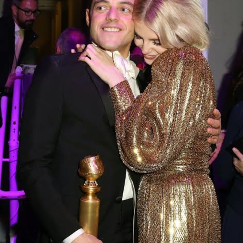 رامي مالك و لوسي 