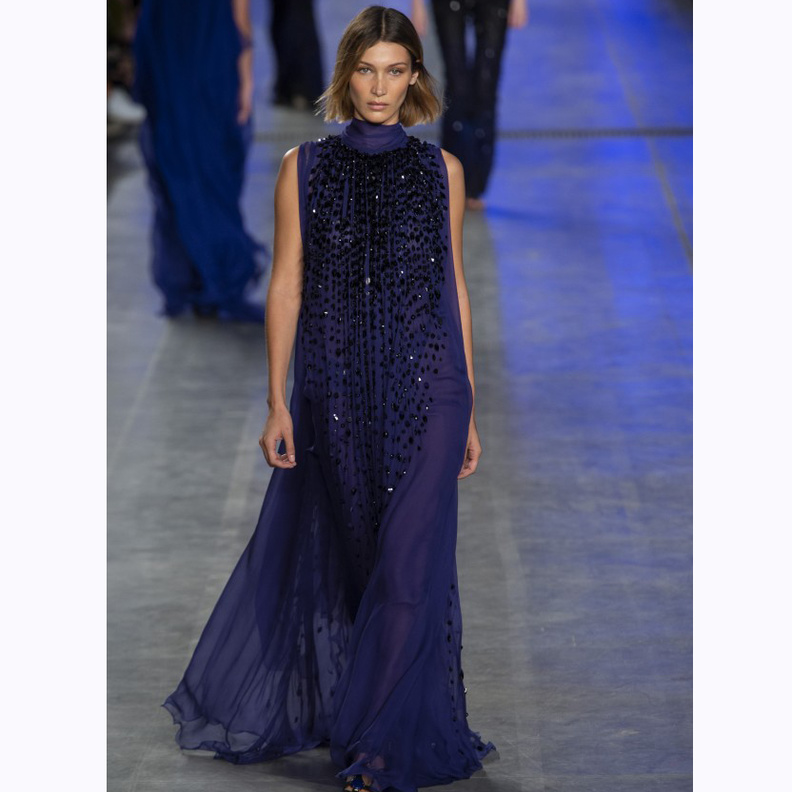  فساتين سهرة مطرزة بالكريستال من ‏Alberta Ferretti‏ ‏‎ ‎خلال اسابيع الموضة 2019