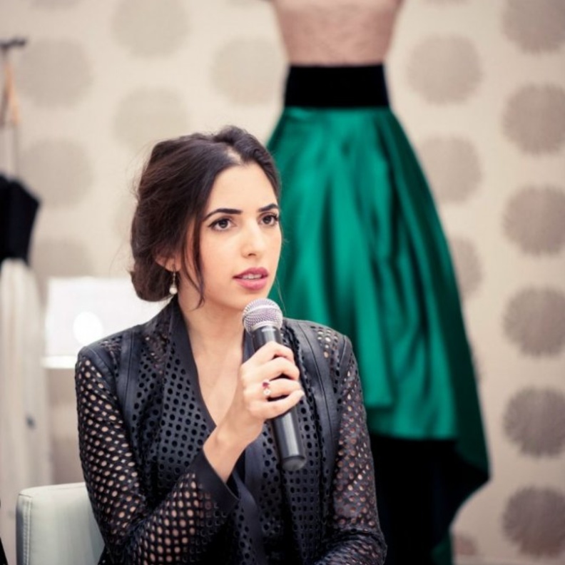  ‏خبيرة الجمال والمكياج يارا النملة