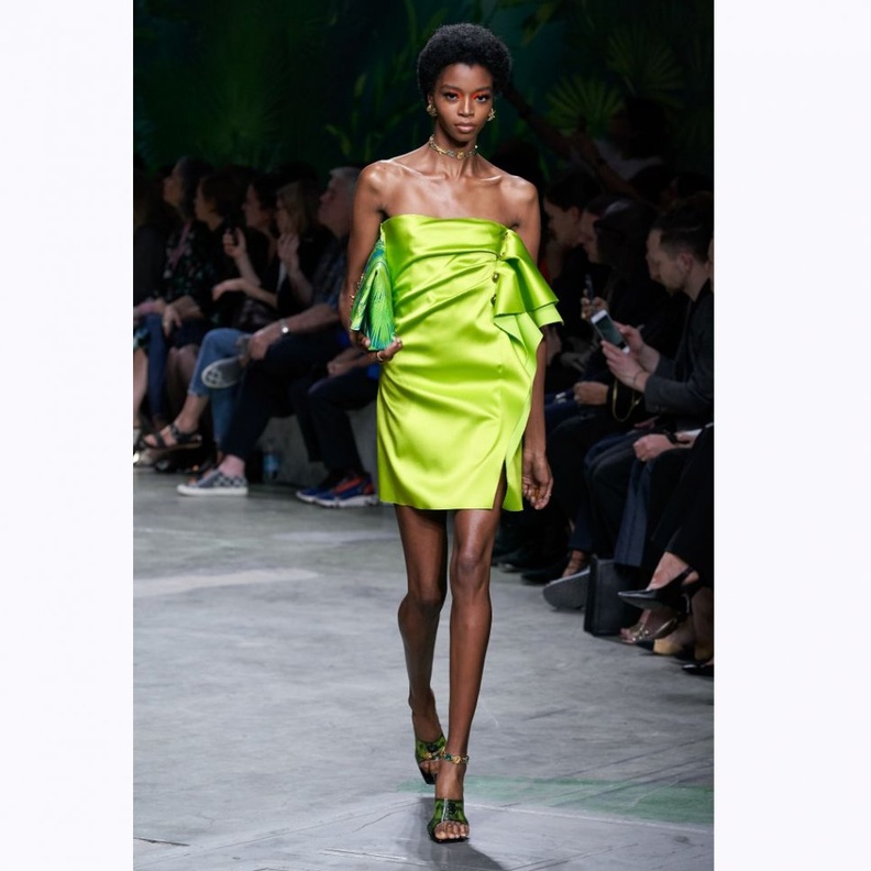  فستان سهرة قصير من Blumarine