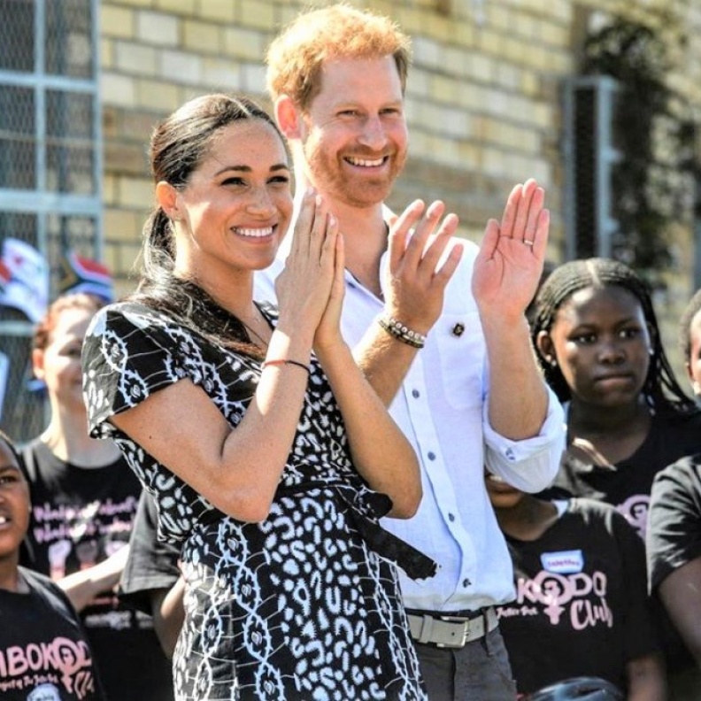 صورة عفوية للأمير هاري وميغان ماركل في أول رحلة عائلية لهم إلى جنوب أفريقيا