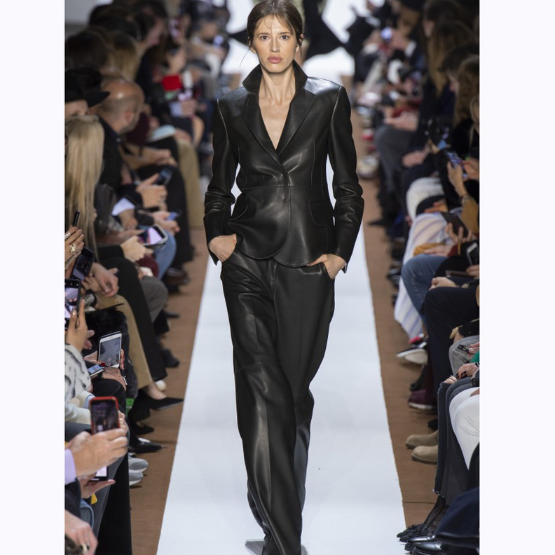 بدلات رسمية جلدية بأسلوب Sies Marjan