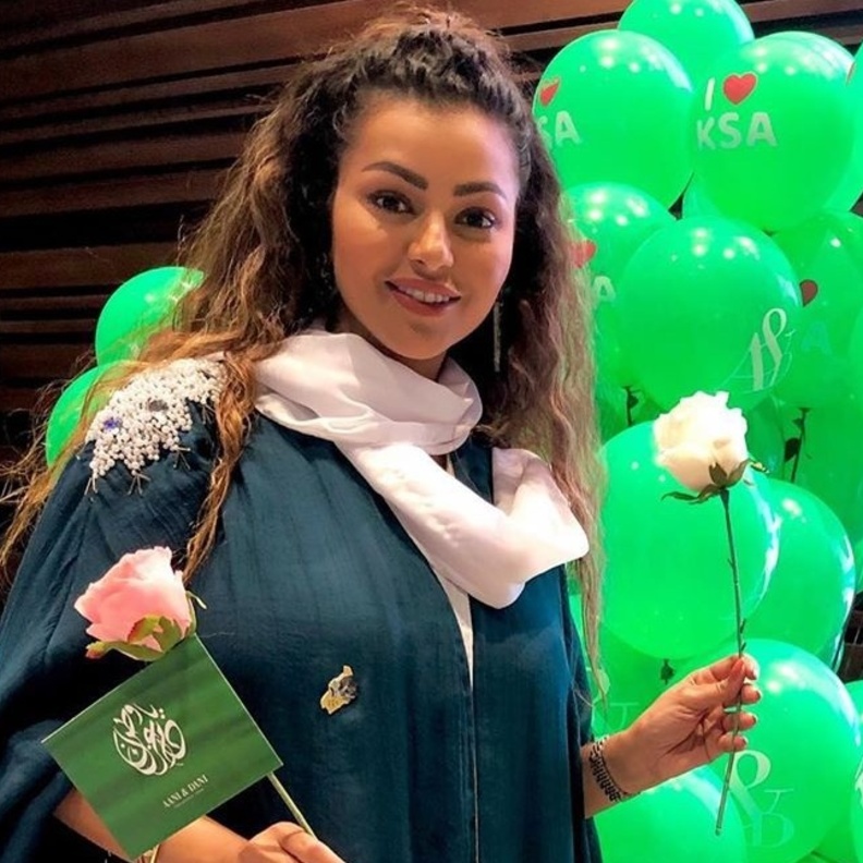 النجوم يهنئون السعودية باليوم الوطني الـ89