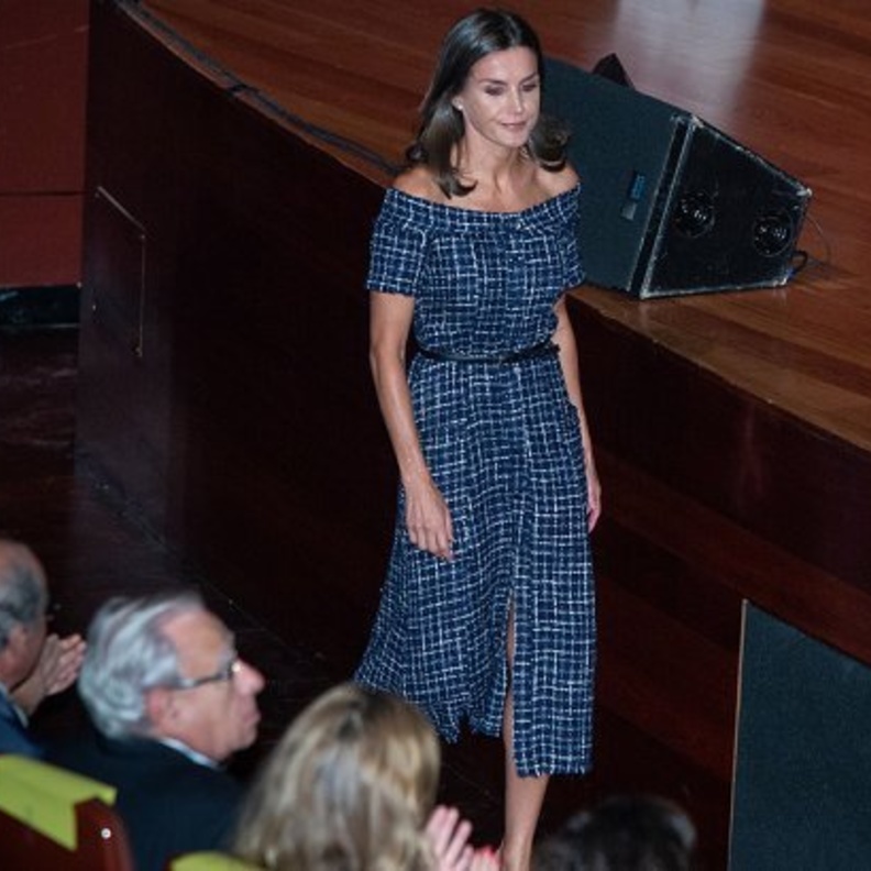  إطلالة الملكة ليتيزيا بالفستان الأزرق