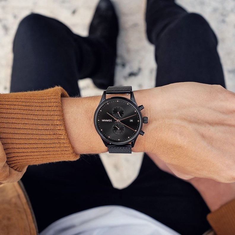 يمكنك شراء زجاجات عطور ملفتة للعريس و لاهل العريس