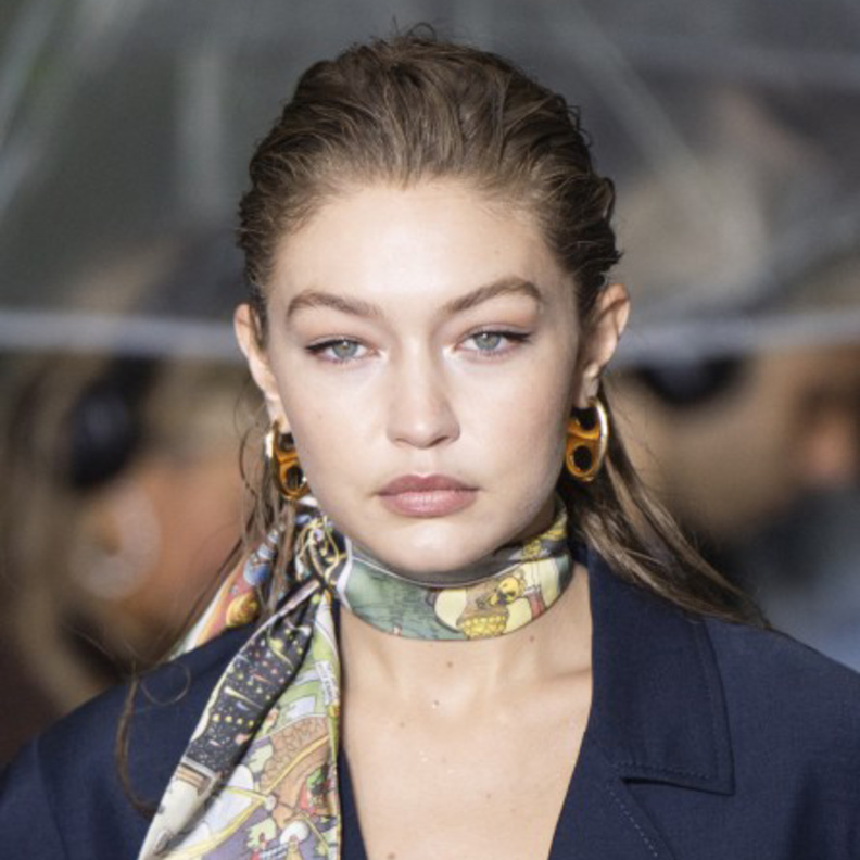 تسريحات شعر مبللة بأسلوب دار Afterhomework