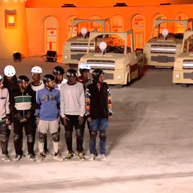 هنيدي في الحلقة من برنامج الحصن