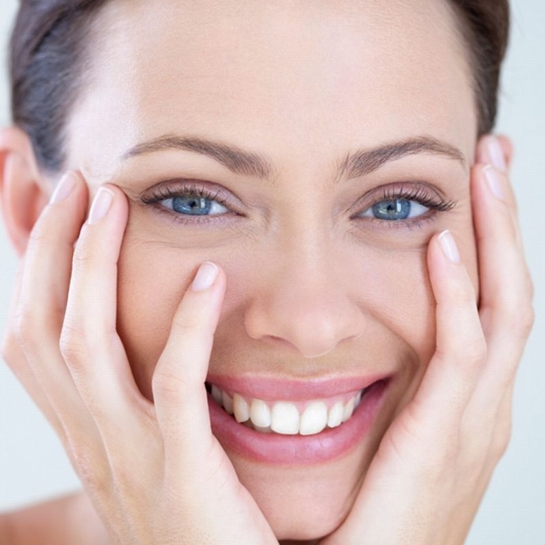  استفيدي عزيزتي من ماسك الكركم والفازلين قبل النوم للعناية بالبشرة على الدوام