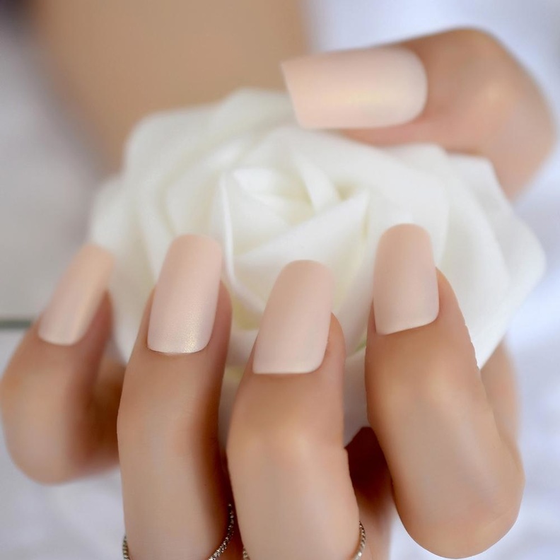 استخدمي الاظافر السيليكون لإصلاح الاظافر المكسورة