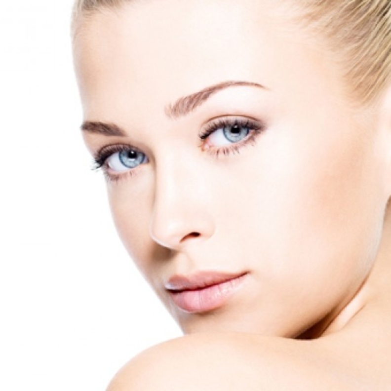 طرق طبيعية لتجميل الشفايف في المنزل