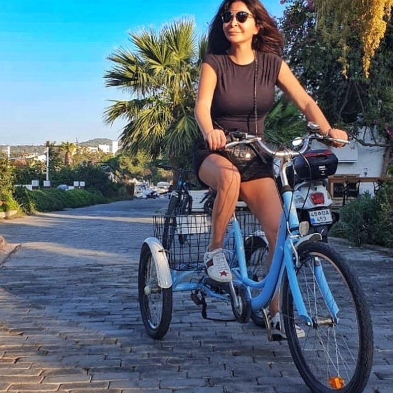 نجمات لبنان في اجازاتهن