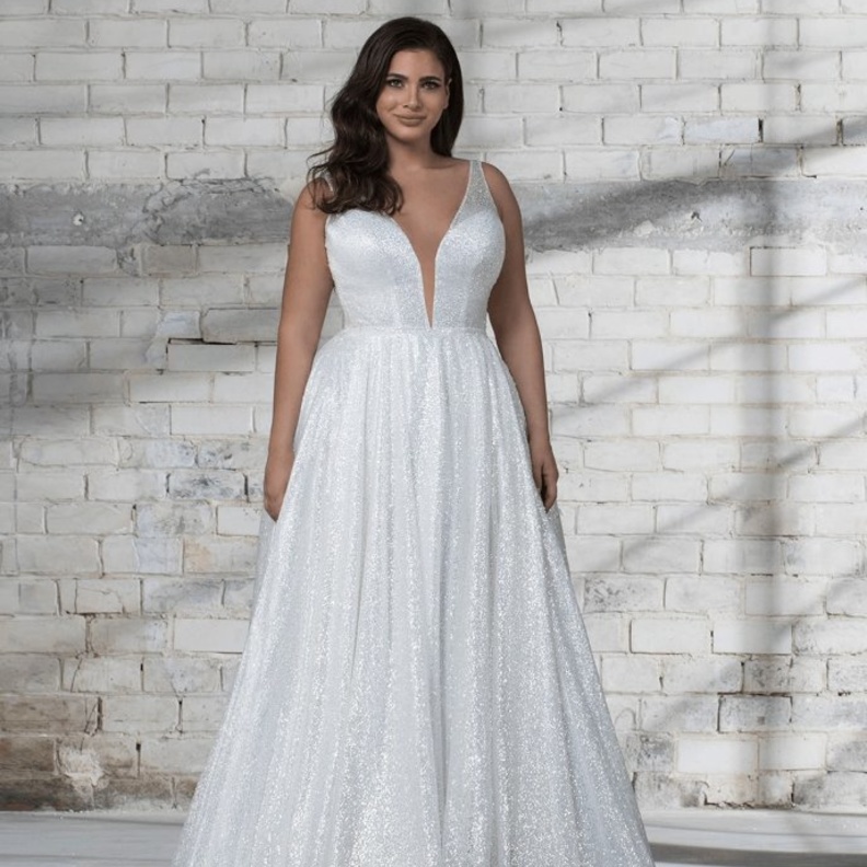 فساتين للعروس السمينه