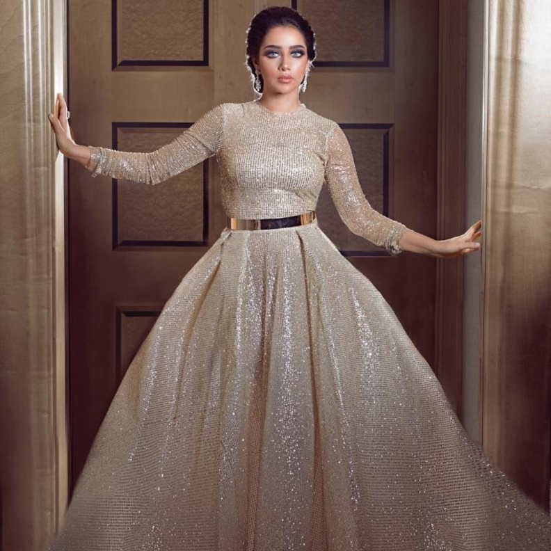 فستان من abbas harjali