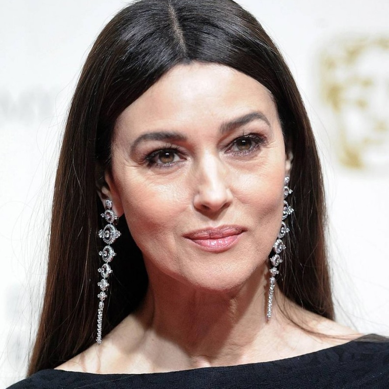 مونيكا بيلوتشي بزوج من الأقراط الأنيقة من مجموعة  Boucheron Rêves d’Ailleurs