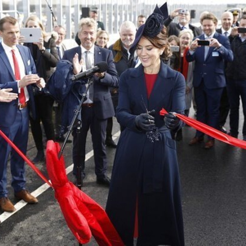 افتتحت الأميرة ماري جسر الأميرة ماري زوجة ولي العهد