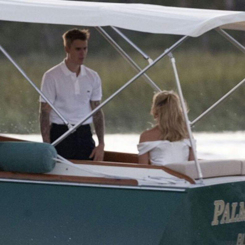 جاستن بيبر وهايلي بالدوين