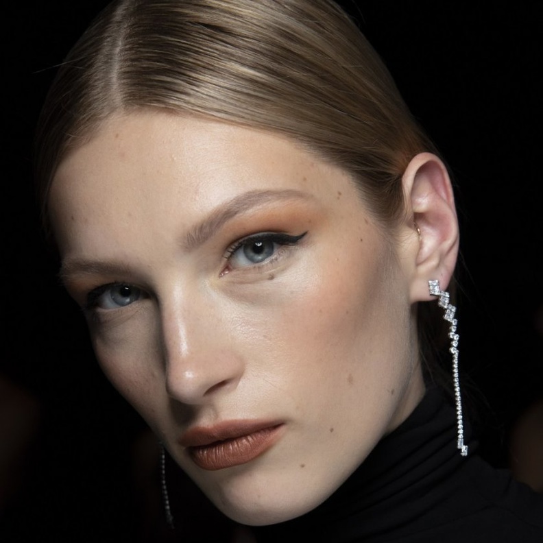  تعلمي تطبيق رسمات عيون برونزية مميزة لخريف 2019