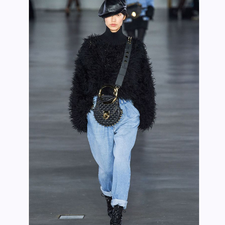 تصميم للصبايا من Alberta Ferretti