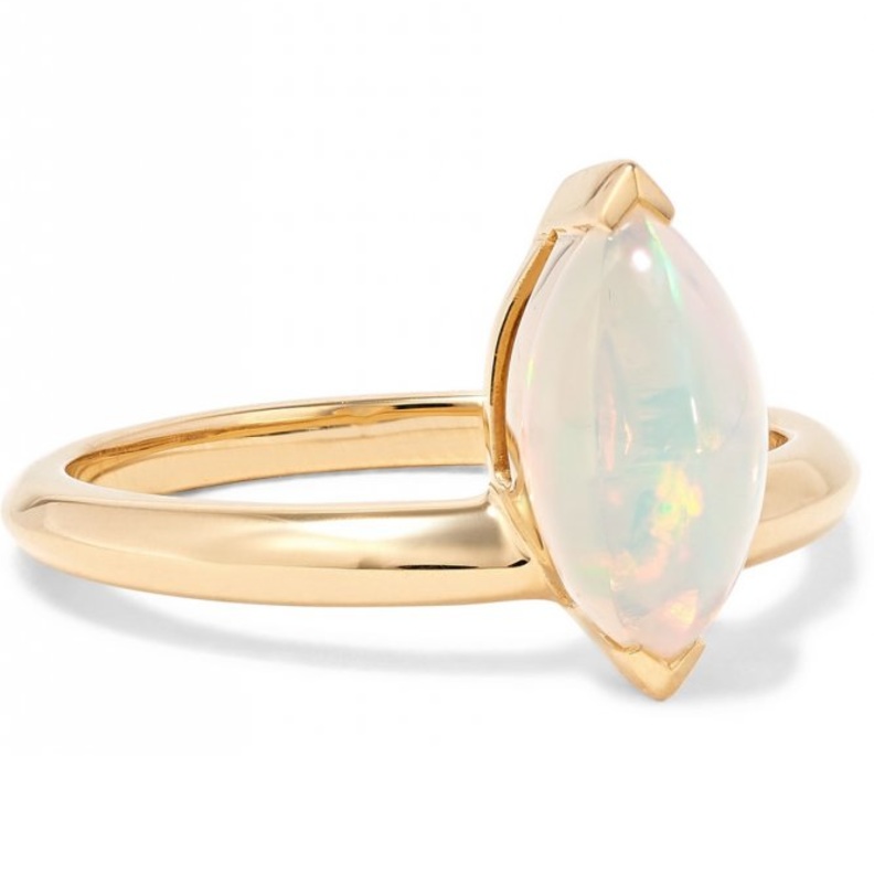  اسوارة من بروك جريجسون Brooke Gregson