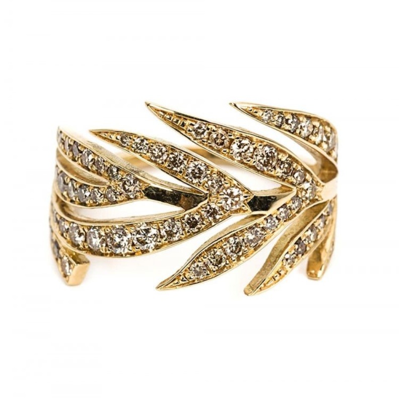 تصميم خاتم ذهب على شكل وردة كبيرة من الذهب الأصفر من تصميم Silvia Furmanovich